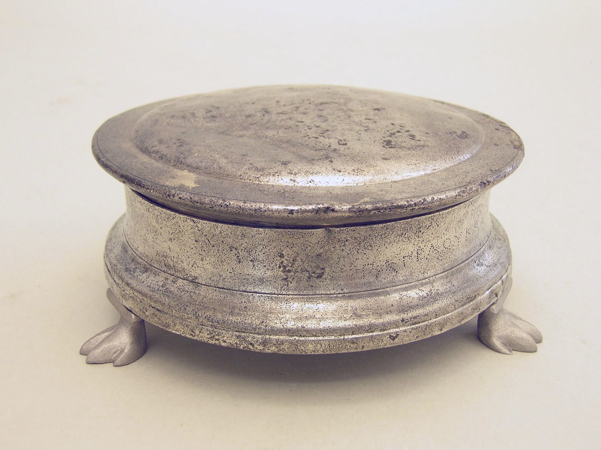 Spulenpyxis aus dem Silberfund von Paternò