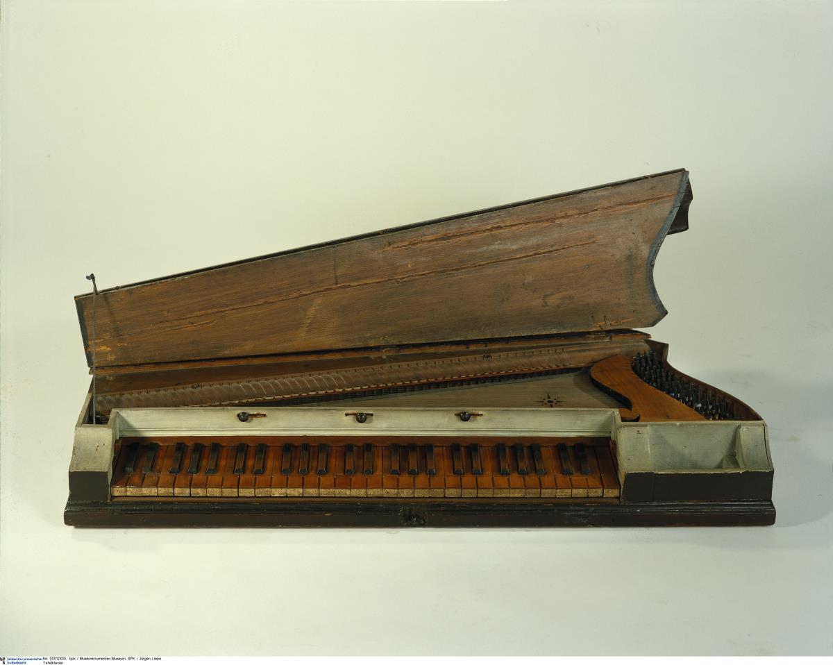 Tafelklavier in Harfenform