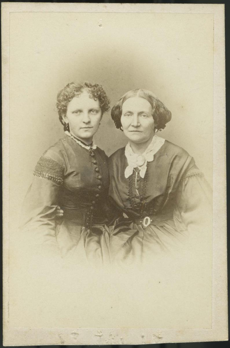 Porträt von zwei Frauen