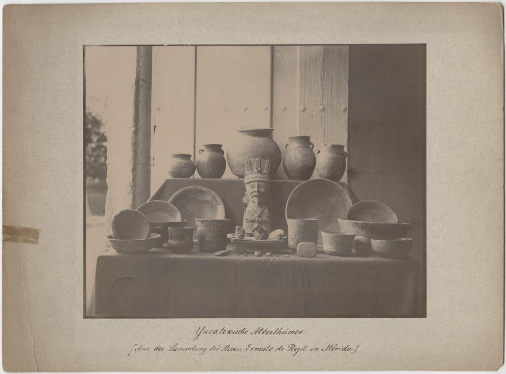 "Gefäß- und figürliche Keramik." - Yucatekische Alterthümer [Aus der Sammlung des Herrn Ernesto de Regil in Meridá]