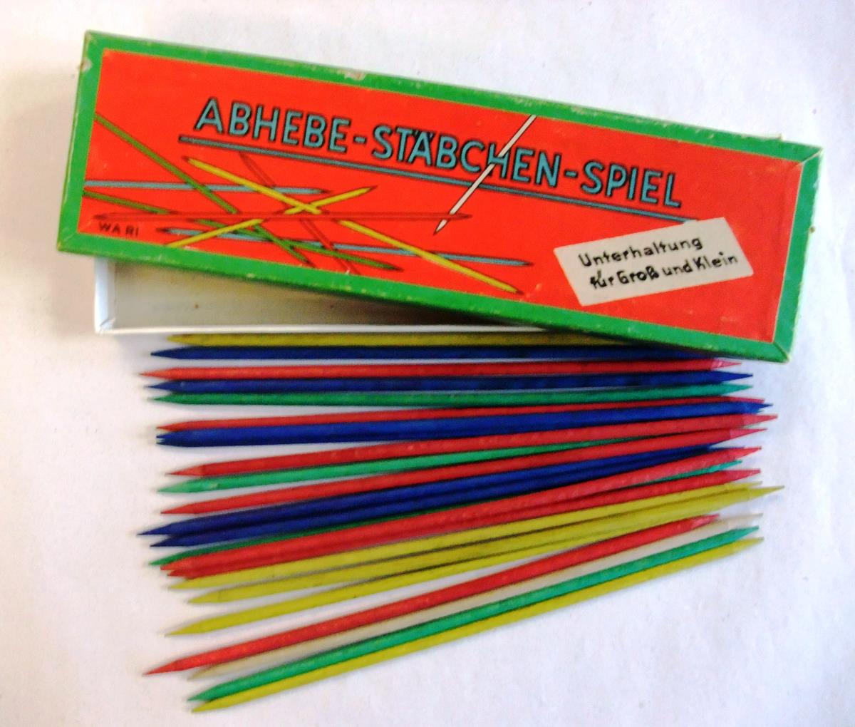 Abhebe-Stäbchen-Spiel. Unterhaltung für Groß und Klein.