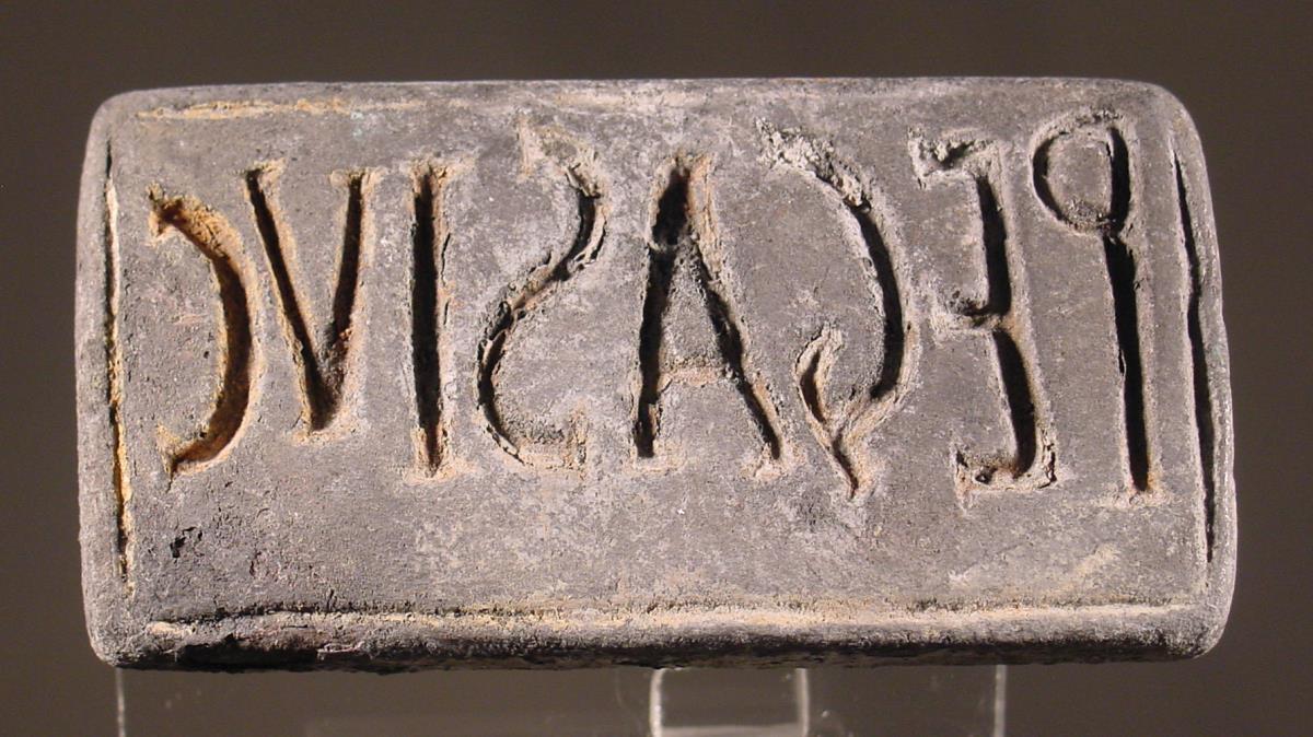 Stempel gewöhnlicher Form mit Inschrift PEGASIVC