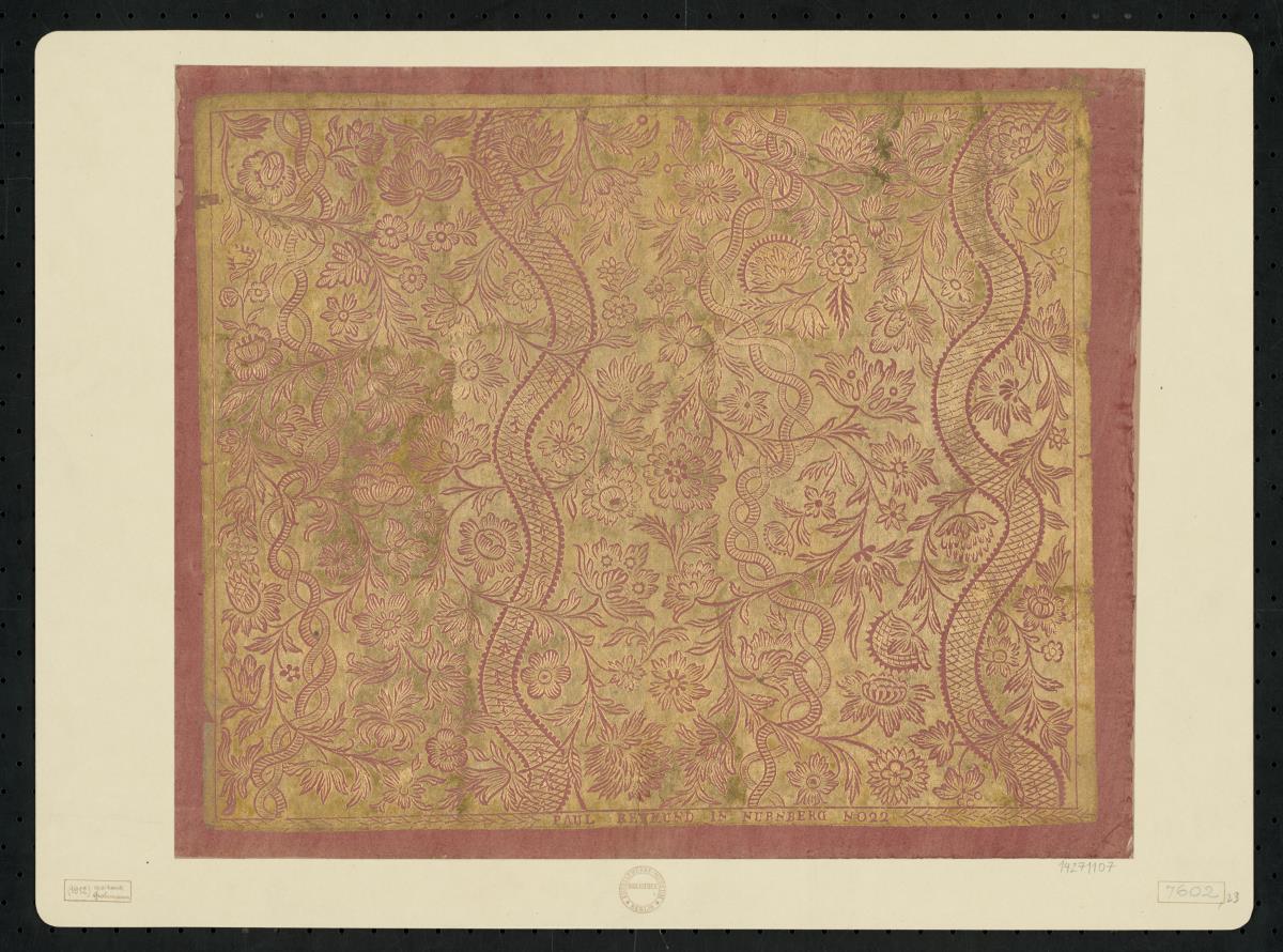 Brokatpapier (Blumenranken und gerautete Bänder)