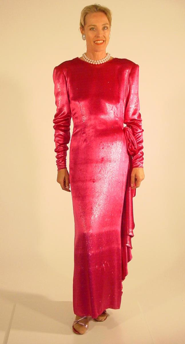 Zyklamfarbenes Abendkleid