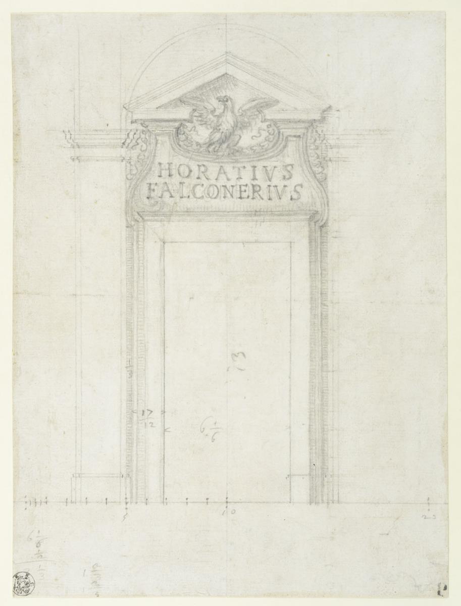 architektonische Details, Türeinfassung mit Inschrift und Falke