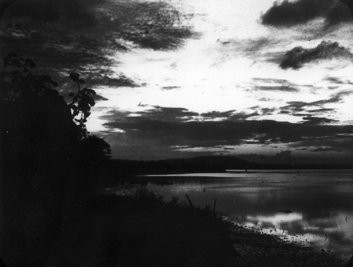 Sonnenuntergang in der Bucht von Mra. (?)