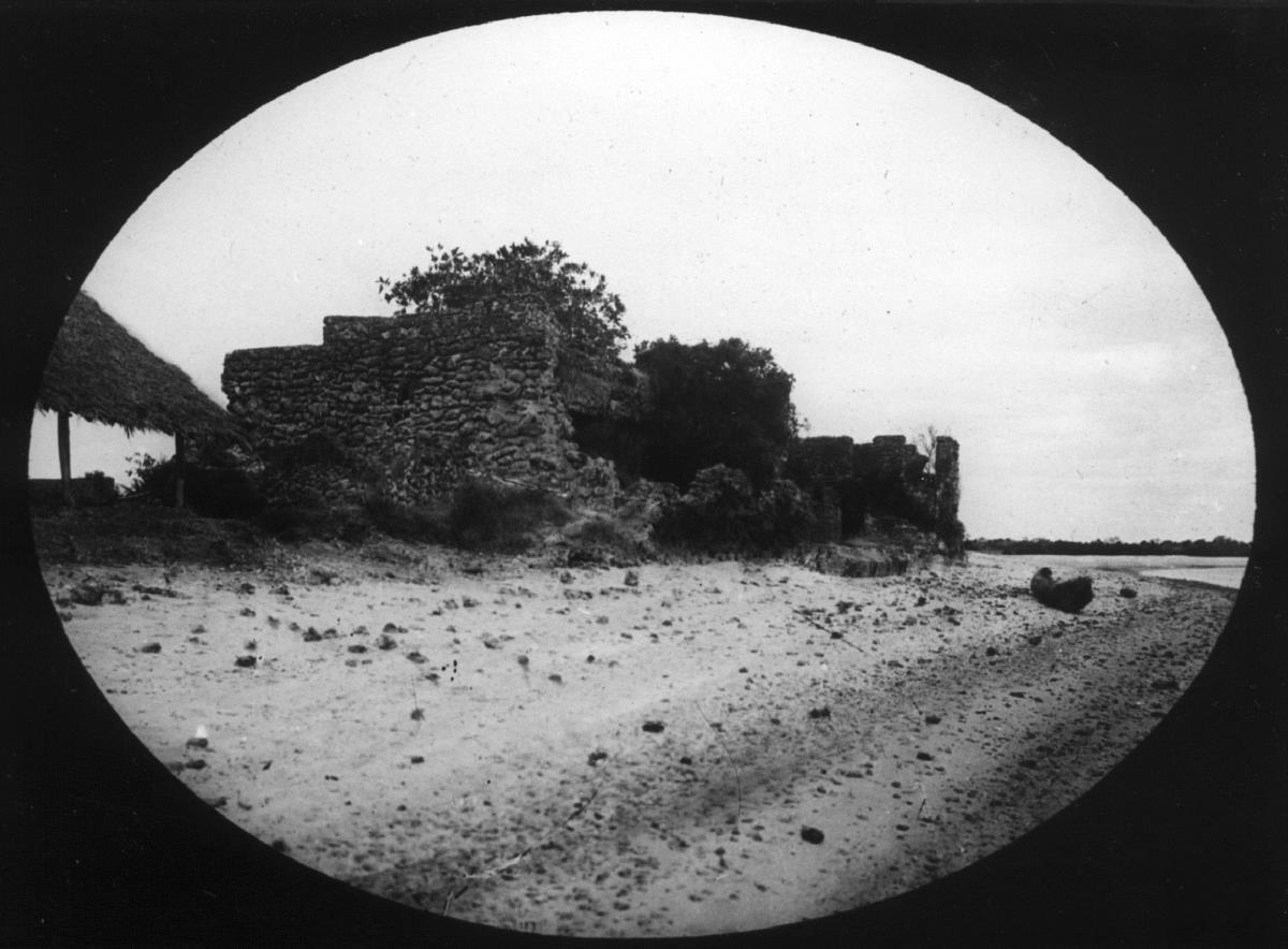 Ruinen der alten Perser-Burg bei Kilwa-Kissiwani