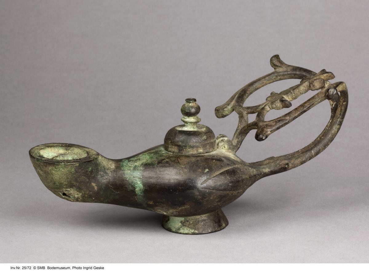 Lampenständer mit Lampe