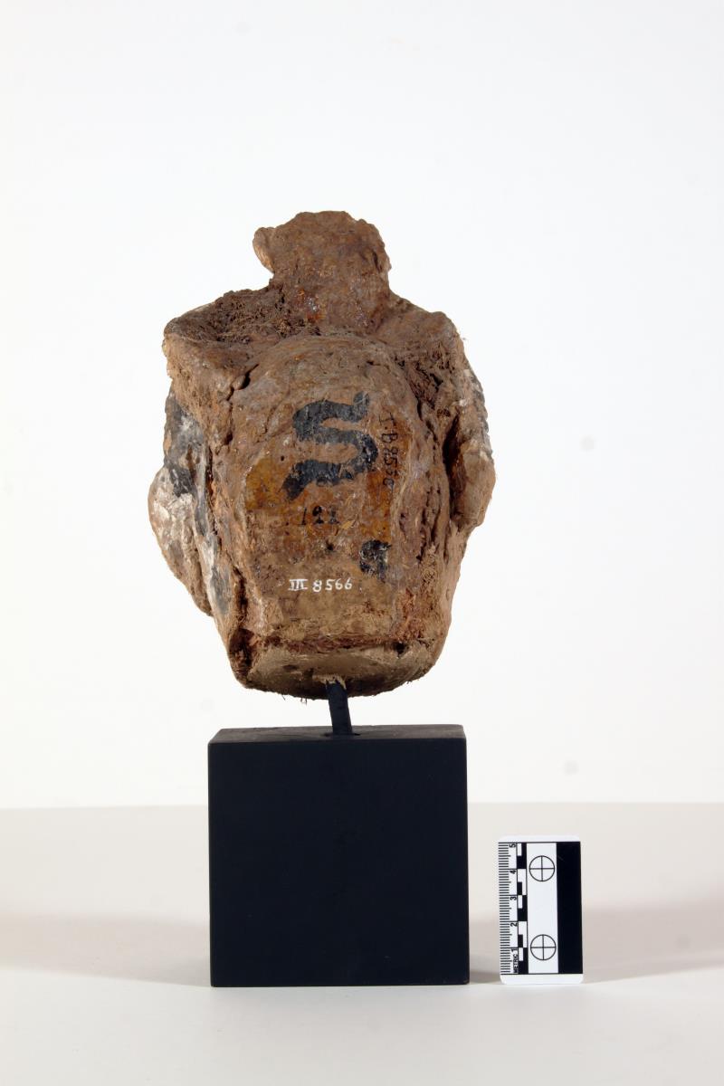 Dämonenkopf mit brauner Krone