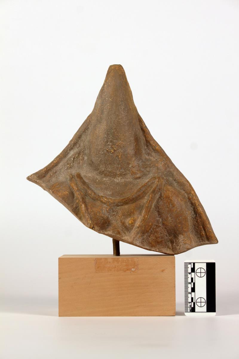 Halspartie einer Statuette