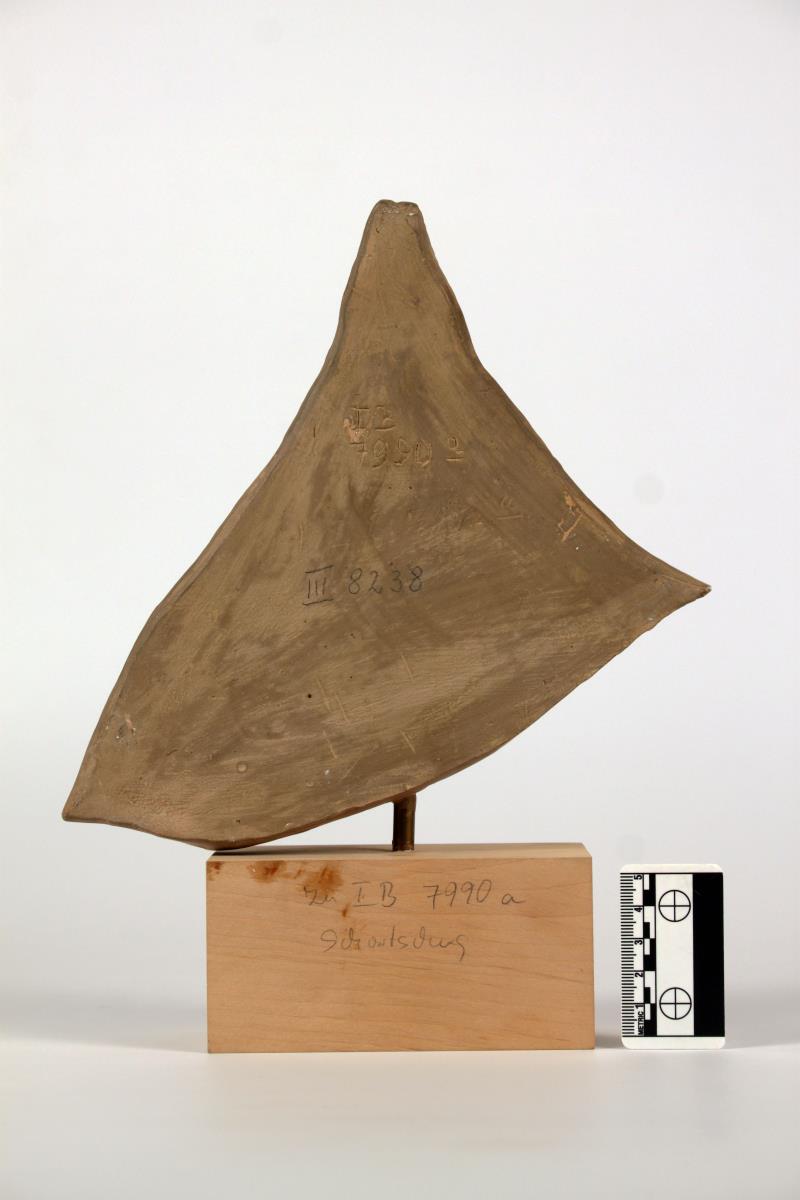Halspartie einer Statuette