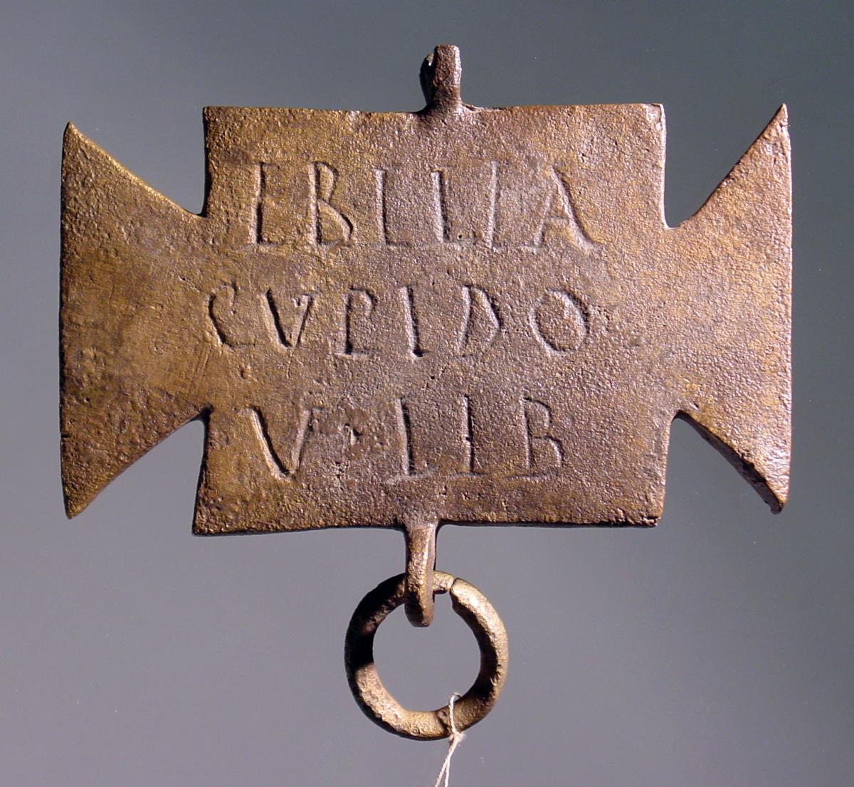 Tabula ansata. Votivtäfelchen mit Inschrift EBILIA / CVPIDO / V. LIB