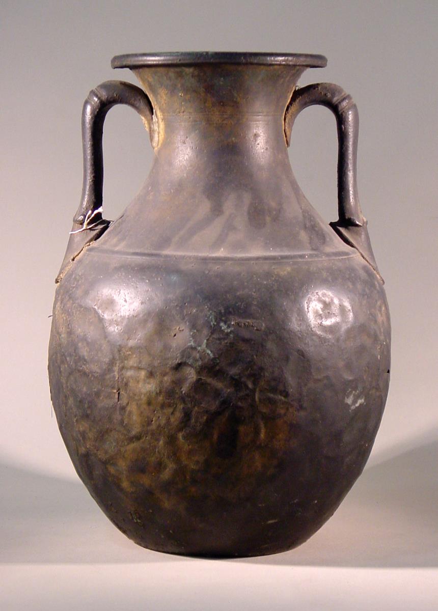 Amphora (am Bauch geflickt)