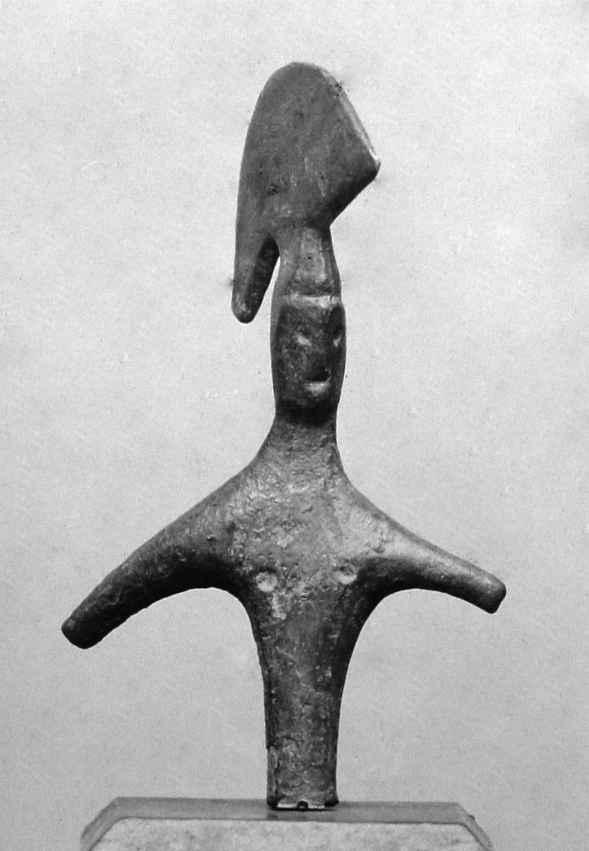 Oberkörper eines Kriegers mit Helm