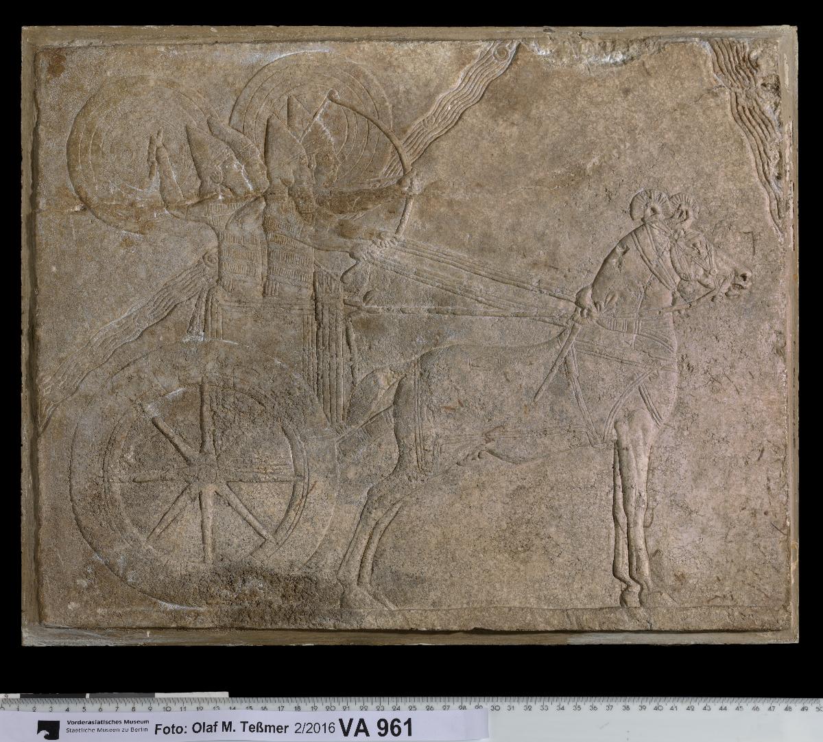 Assyrischer Streitwagen