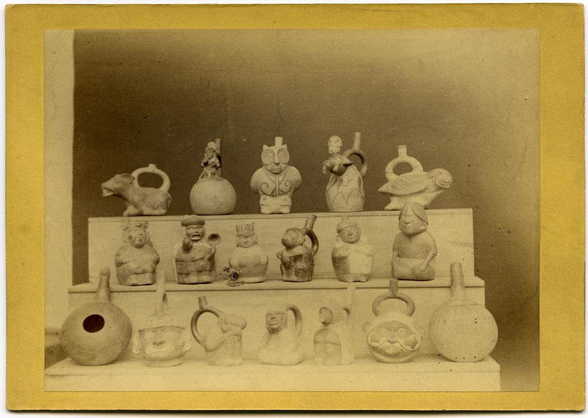 Figurengefäße und Steigbügelgefäße (Bremer Sammlung)