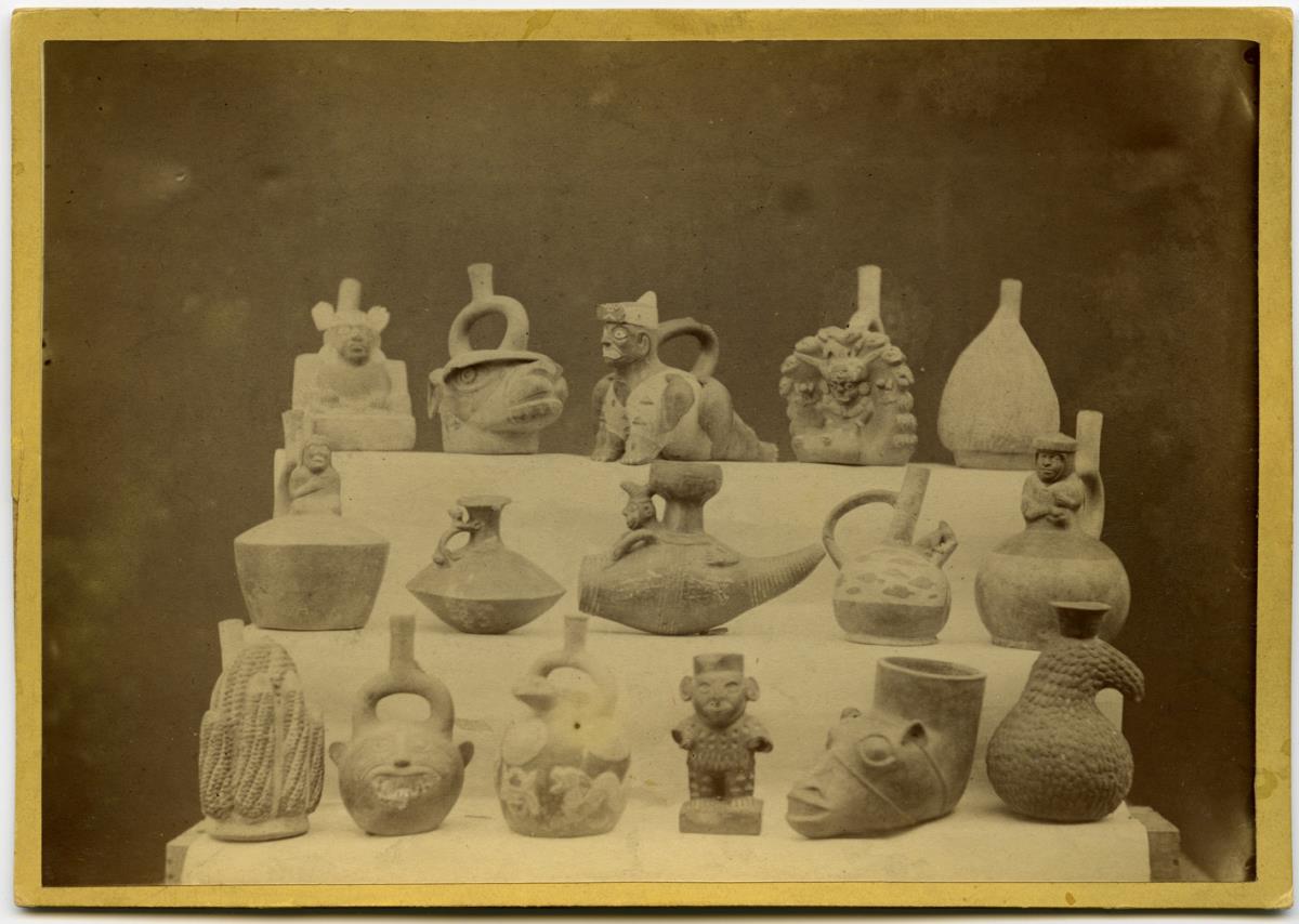 Figurengefäße und Steigbügelgefäß (Bremer Sammlung)