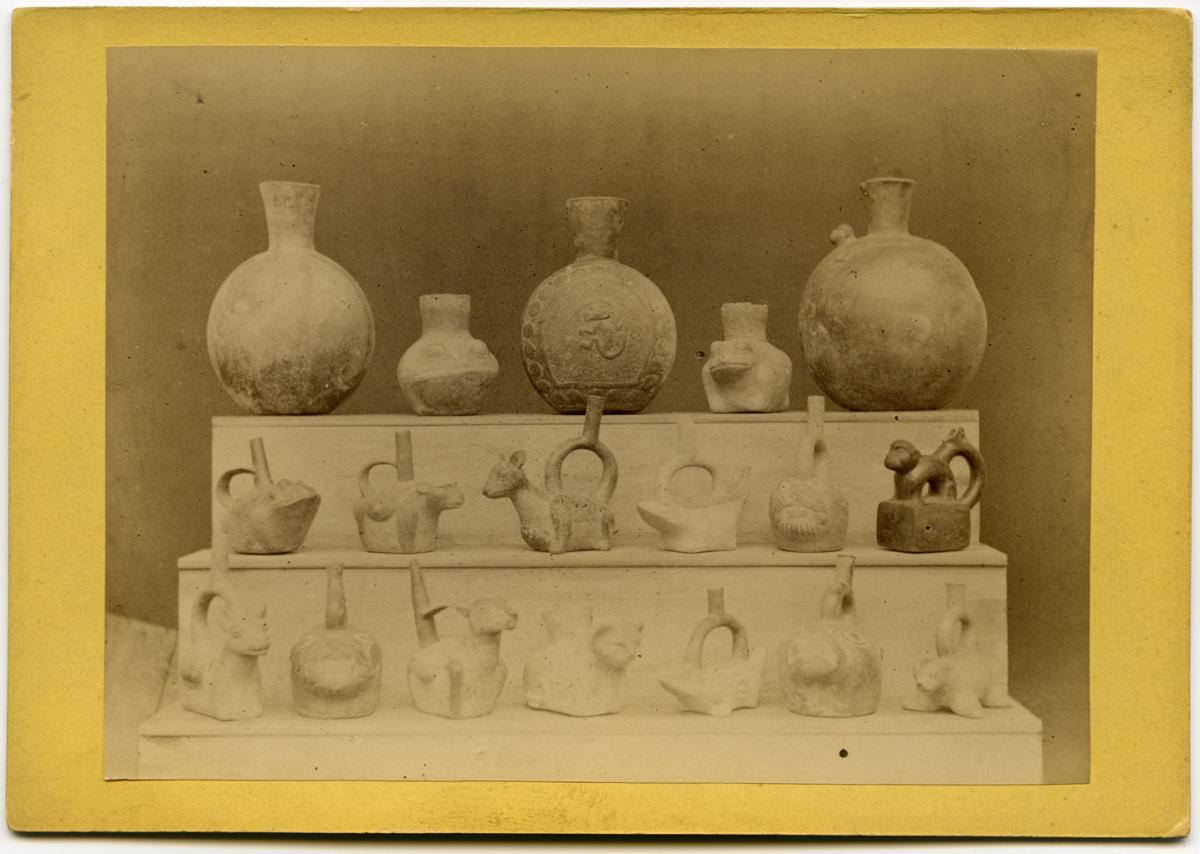 Gefäße und Steigbügelgefäße (Bremer Sammlung)