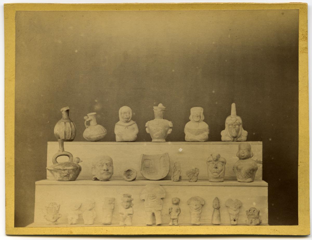 Figurengefäße und Steigbügelgefäße (Bremer Sammlung)