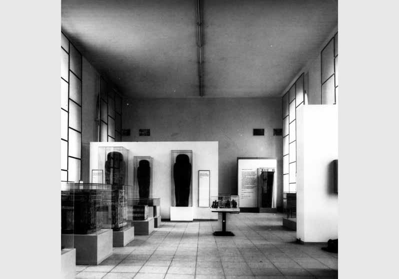 Aufstellung des Ägyptischen Museums und der Papyrussammlung im Bode-Museum, Saal des Totenwesens bzw. der Spätzeit, Raum 9