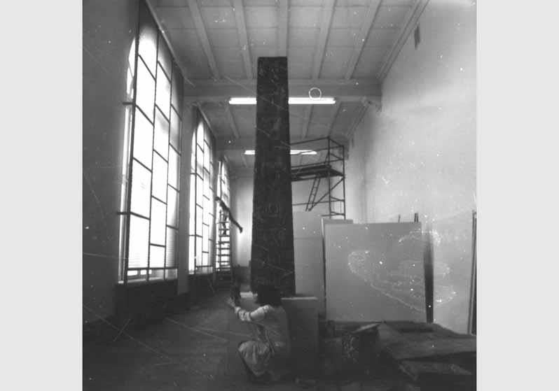 Aufstellung des Ägyptischen Museums und der Papyrussammlung im Bode-Museum, Blick in den Saal des späten Neuen Reiches, Raum 7, Aufbau der Ausstellung, 1976