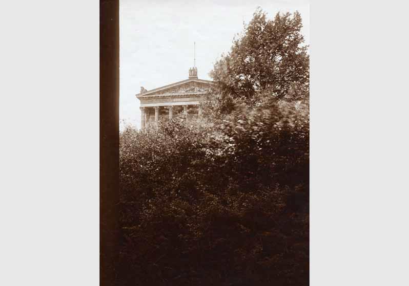 Blick von Süd-Osten auf die Nationalgalerie