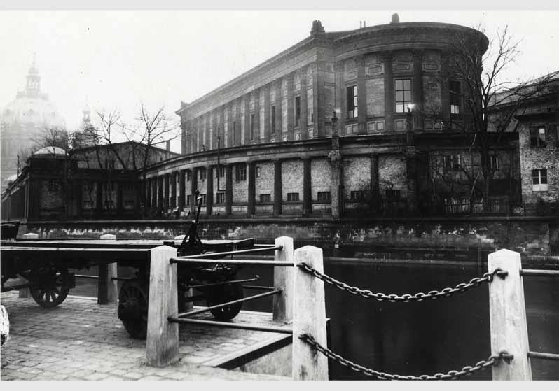 Blick von Norden über die Spree auf die Nationalgalerie, das Neue Museum und den Berliner Dom