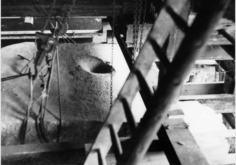 Aufbau der Sandsteinsäule für die Nationalgalerie, Detailaufnahme anlässlich des Wiederaufbaus