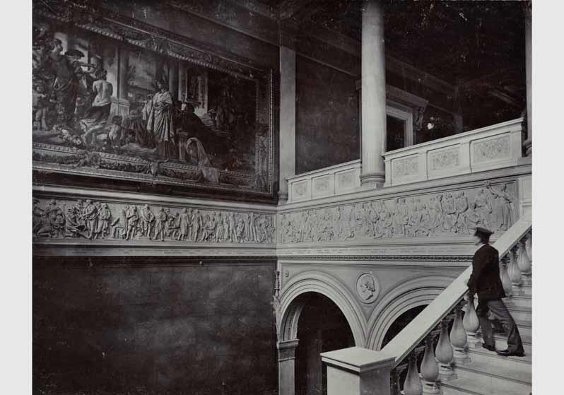 Blick in das Treppenhaus der Nationalgalerie