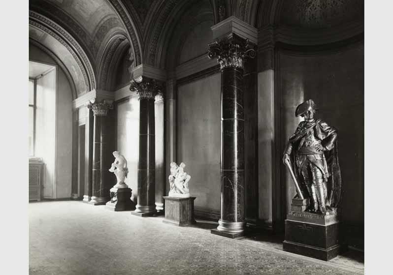 Blick in die Ausstellung der Nationalgalerie, Querhalle