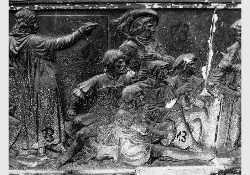 Blick auf den "Kulturgeschichtlichen Fries" von Otto Geyer im Treppenhaus der Nationalgalerie
