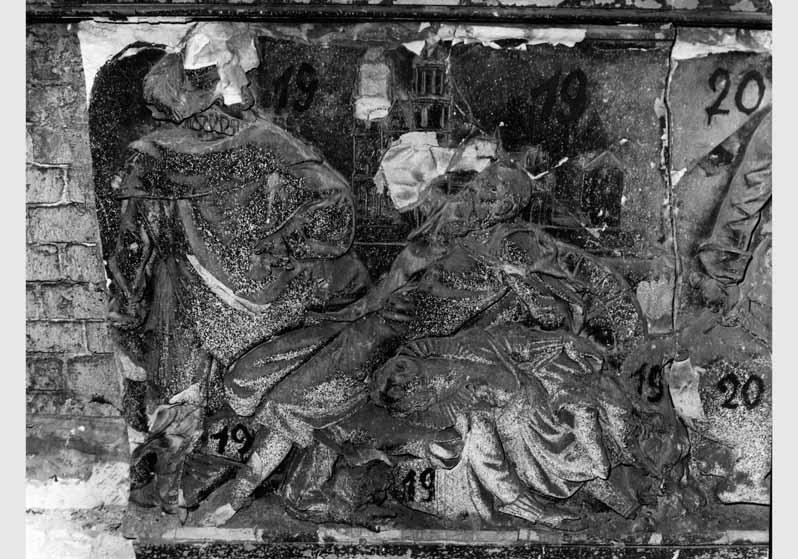 Blick auf den "Kulturgeschichtlichen Fries" von Otto Geyer im Treppenhaus der Nationalgalerie