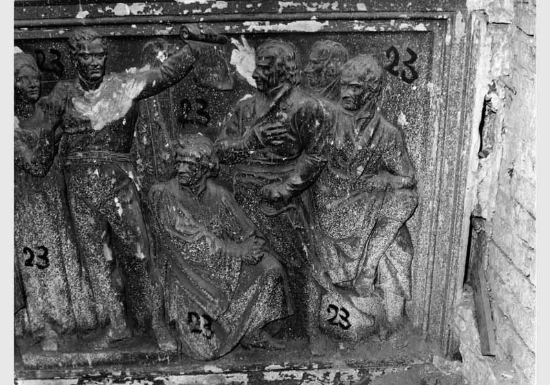 Blick auf den "Kulturgeschichtlichen Fries" von Otto Geyer im Treppenhaus der Nationalgalerie