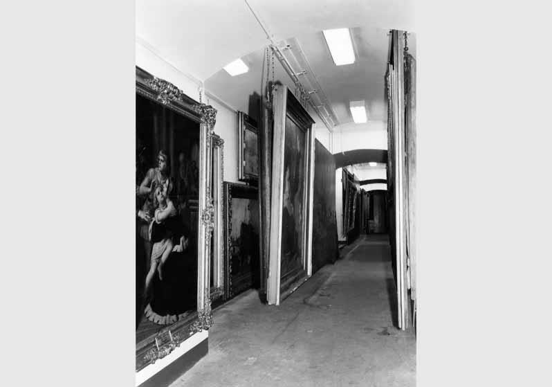 Blick in das Gemäldedepot der Nationalgalerie