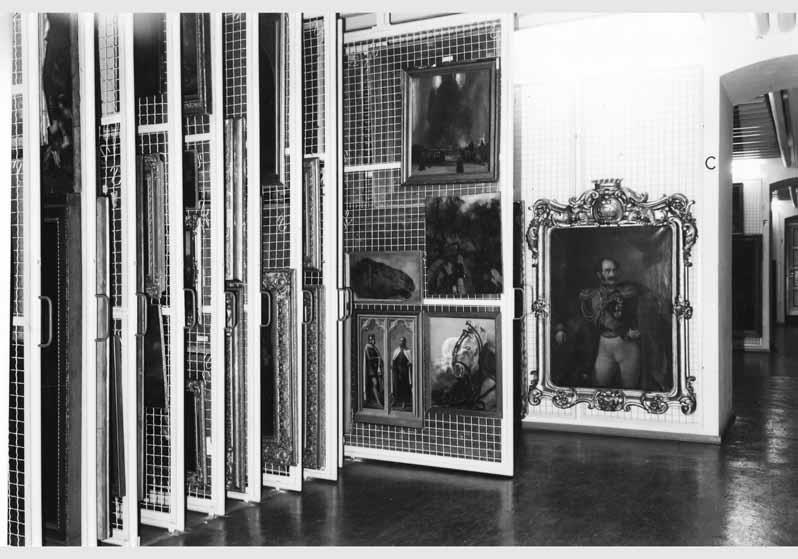 Blick in das Gemäldedepot der Nationalgalerie