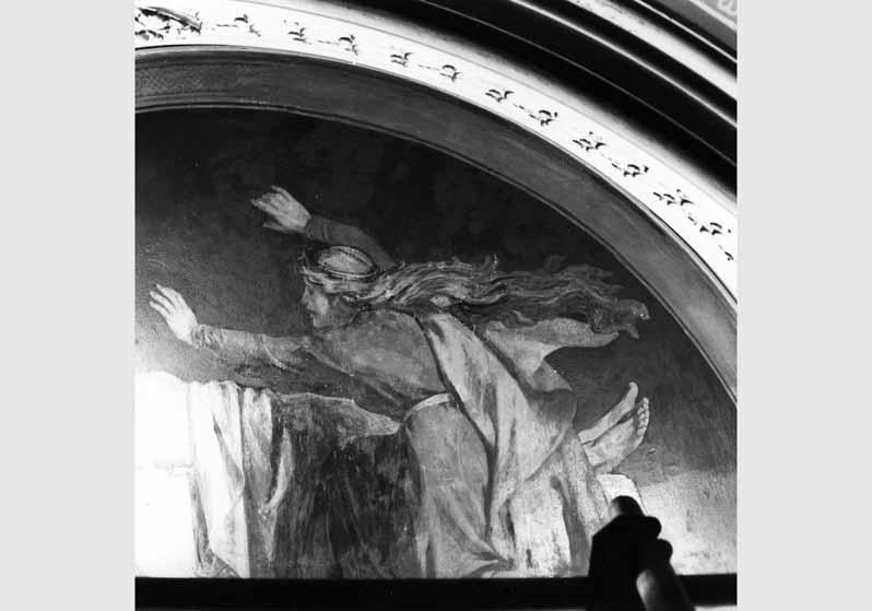 Blick auf das zum Teil zerstörte Deckengemälde "Die Nibelungen-Sage" von Ernst Ewald in der Querhalle der Nationalgalerie