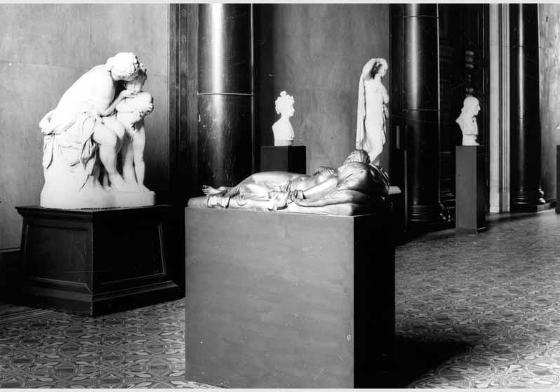 Blick in die Ausstellung "Johann Gottfried Schadow 1764 - 1850 - Bildwerke, Zeichnungen und Druckgraphik" vom 31. Okt. 1964 - Juli 1965 in der Nationalgalerie