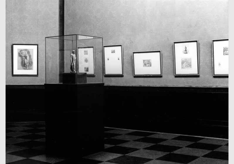 Blick in die Ausstellung "Johann Gottfried Schadow 1764 - 1850 - Bildwerke, Zeichnungen und Druckgraphik" vom 31. Okt. 1964 - Juli 1965 in der Nationalgalerie