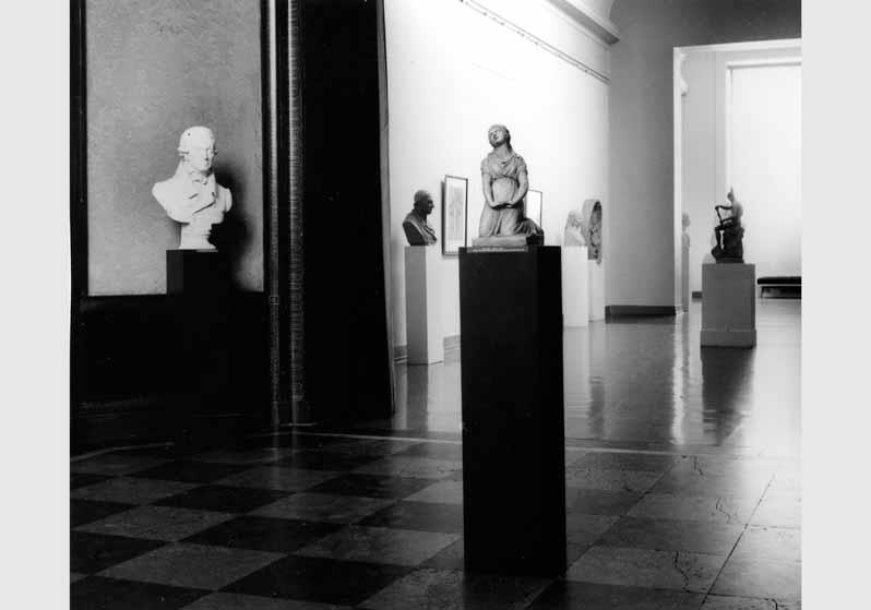 Blick in die Ausstellung "Johann Gottfried Schadow 1764 - 1850 - Bildwerke, Zeichnungen und Druckgraphik" vom 31. Okt. 1964 - Juli 1965 in der Nationalgalerie