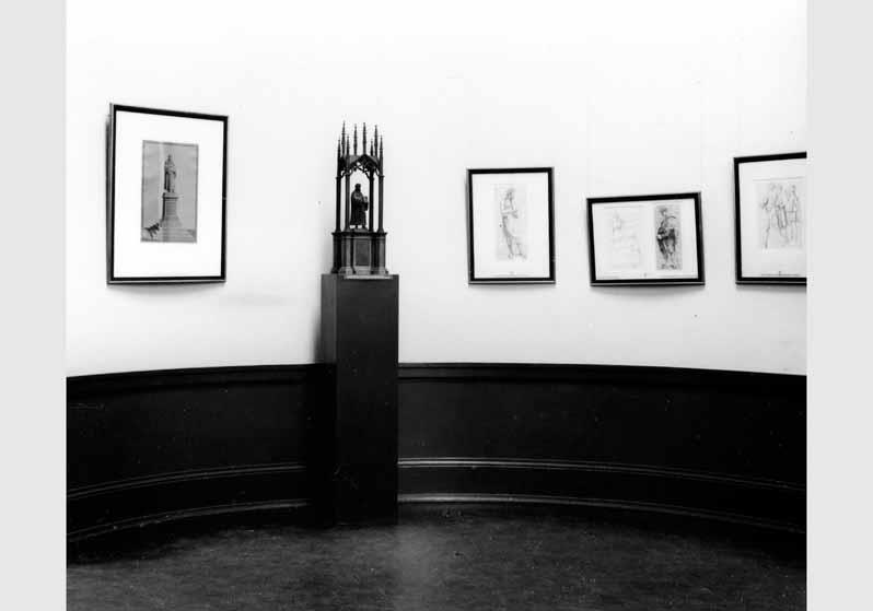 Blick in die Ausstellung "Johann Gottfried Schadow 1764 - 1850 - Bildwerke, Zeichnungen und Druckgraphik" vom 31. Okt. 1964 - Juli 1965 in der Nationalgalerie