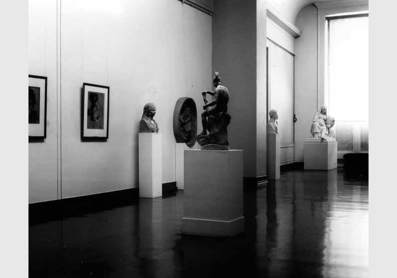 Blick in die Ausstellung "Johann Gottfried Schadow 1764 - 1850 - Bildwerke, Zeichnungen und Druckgraphik" vom 31. Okt. 1964 - Juli 1965 in der Nationalgalerie