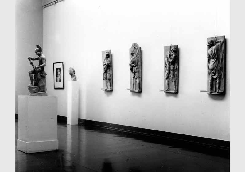 Blick in die Ausstellung "Johann Gottfried Schadow 1764 - 1850 - Bildwerke, Zeichnungen und Druckgraphik" vom 31. Okt. 1964 - Juli 1965 in der Nationalgalerie