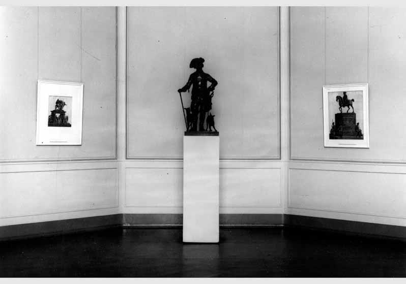 Blick in die Ausstellung "Johann Gottfried Schadow 1764 - 1850 - Bildwerke, Zeichnungen und Druckgraphik" vom 31. Okt. 1964 - Juli 1965 in der Nationalgalerie