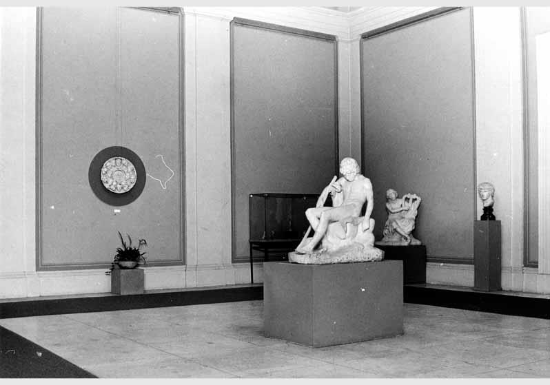 Blick in die Ausstellung "Juventus - Jugend in drei Jahrtausenden der Kunst" vom 05. Juli 1973 - 21. Okt. 1973 in der Nationalgalerie