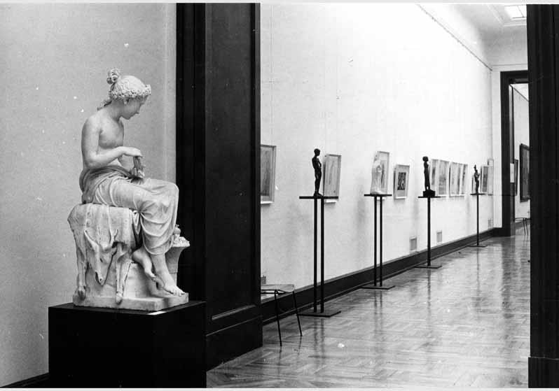 Blick in die Ausstellung "Juventus - Jugend in drei Jahrtausenden der Kunst" vom 05. Juli 1973 - 21. Okt. 1973 in der Nationalgalerie