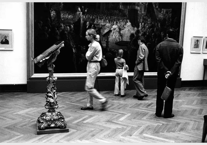 Besucher in der Ausstellung "Adolph Menzel - Gemälde und Zeichnungen" vom 04. Juli 1980 - 02. Nov. 1980 in der Nationalgalerie