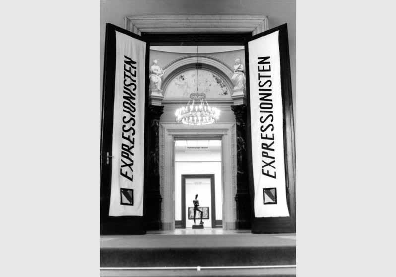 Blick in die Ausstellung "Expressionisten - die Avantgarde in Deutschland 1905 - 1920, 125 Jahre Sammlungen der Nationalgalerie 1861 - 1986" vom 03. Sept. 1986 - 16. Nov. 1986 in der Nationalgalerie