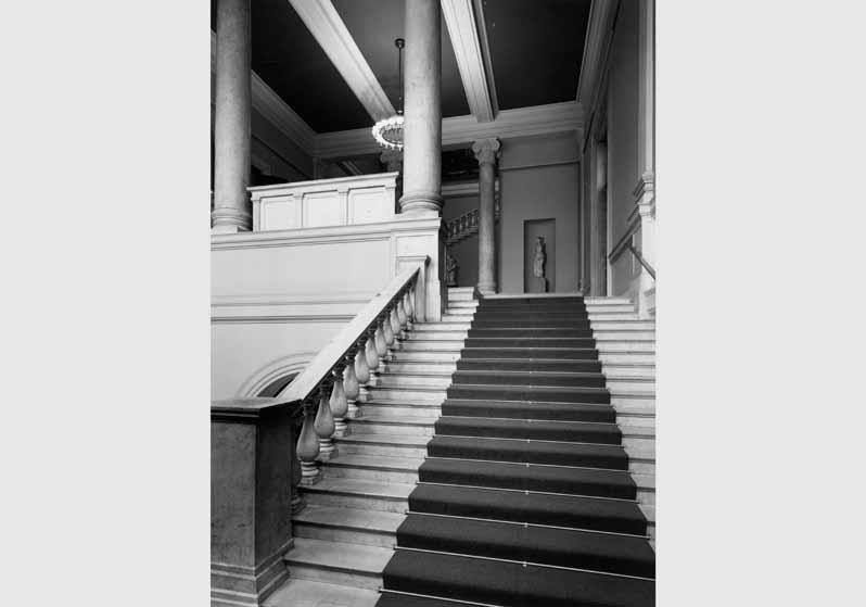 Blick in das Treppenhaus der Nationalgalerie