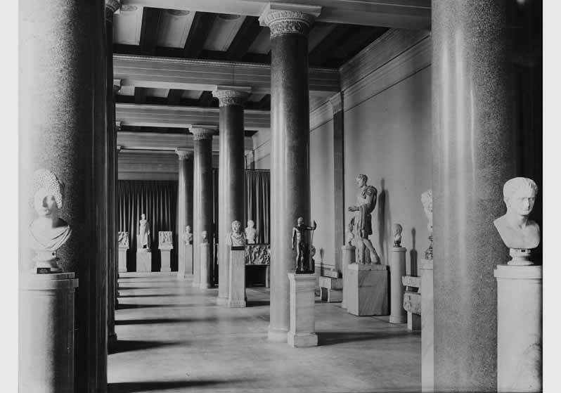 Aufstellung der Antikensammlung im Alten Museum, Ostsaal VI. Römische Kunst