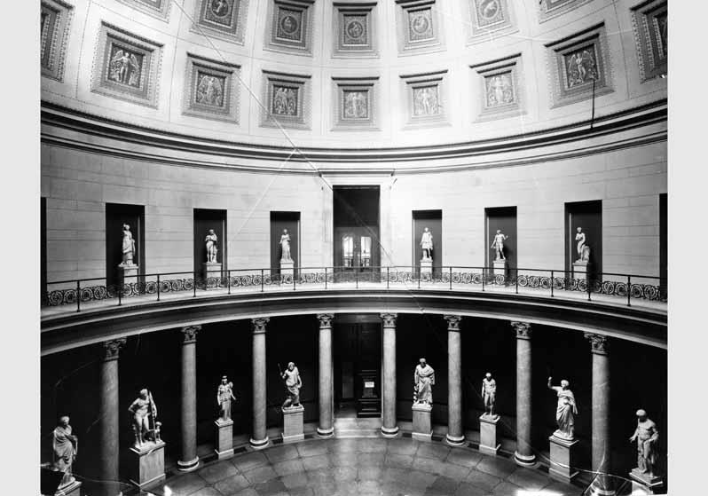 Blick in die Rotunde im Alten Museum
